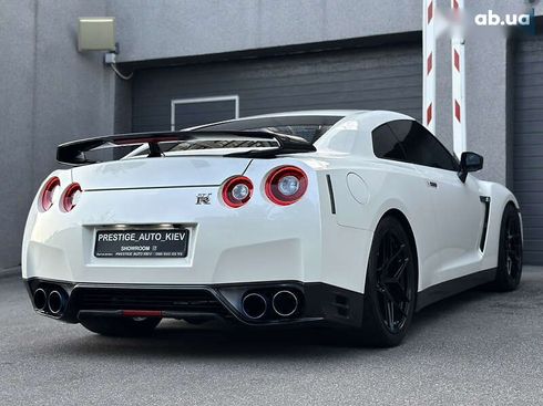 Nissan GT-R 2013 - фото 23