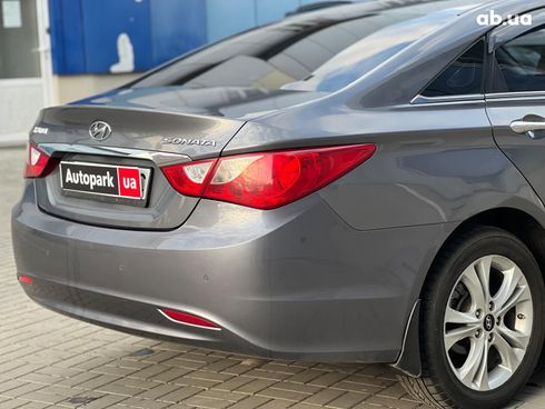 Hyundai Sonata 2012 серый - фото 7