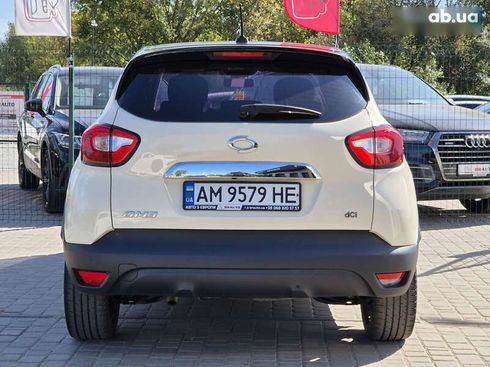 Renault Captur 2015 - фото 16