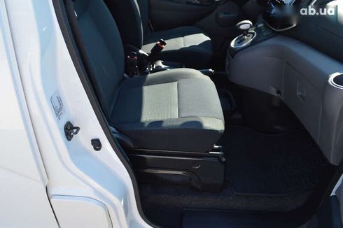 Nissan e-NV200 2016 - фото 21