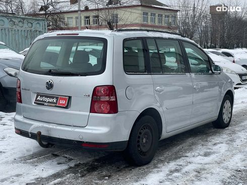 Volkswagen Touran 2008 серый - фото 7