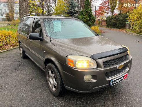 Chevrolet Uplander 2005 коричневый - фото 3
