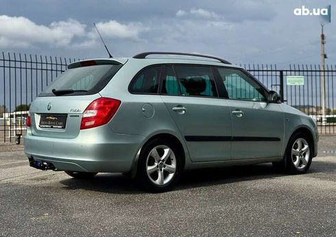 Skoda Fabia 2011 - фото 12