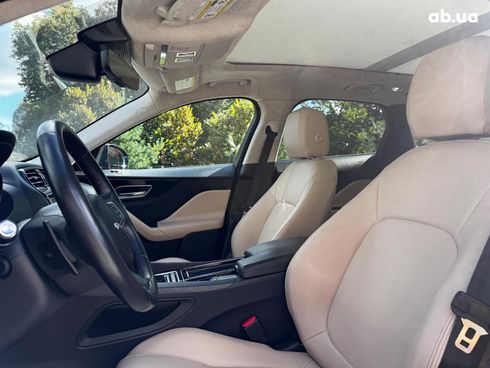 Jaguar F-Pace 2018 красный - фото 45