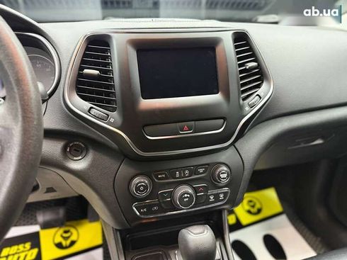 Jeep Cherokee 2018 - фото 16