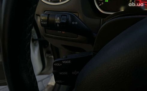 Ford Focus 2010 - фото 16