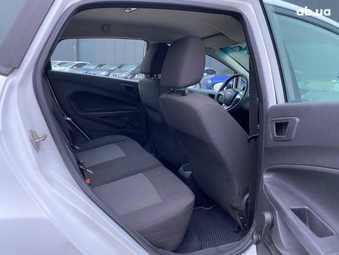 Ford Fiesta 2013 белый - фото 20