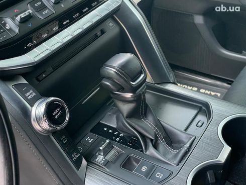 Toyota Land Cruiser 2021 серый - фото 24