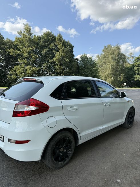 ЗАЗ Forza 2015 белый - фото 3