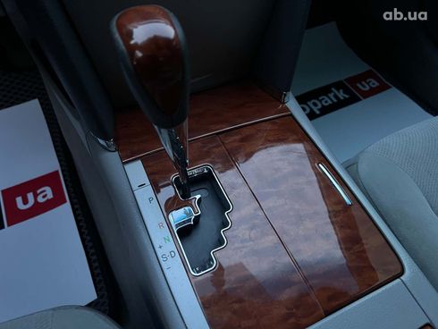 Toyota Camry 2010 белый - фото 73