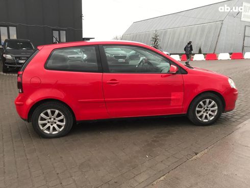 Volkswagen Polo 2005 красный - фото 9