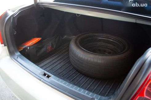 Toyota Avensis 2005 - фото 25