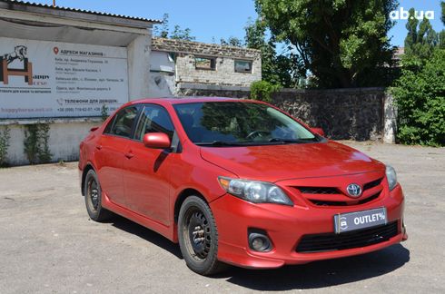 Toyota Corolla 2012 красный - фото 3