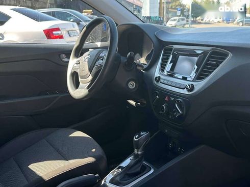 Hyundai Accent 2019 - фото 19