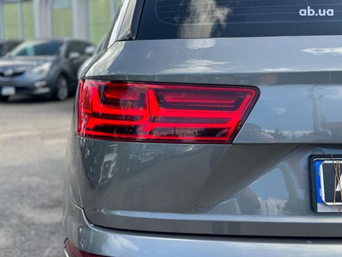 Audi Q7 2017 серый - фото 12