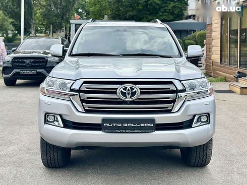 Toyota Land Cruiser 2017 - фото 2