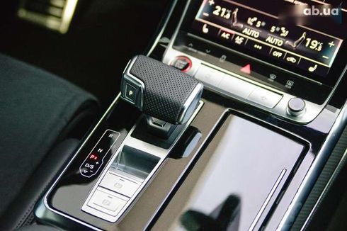 Audi RS Q8 2023 - фото 12