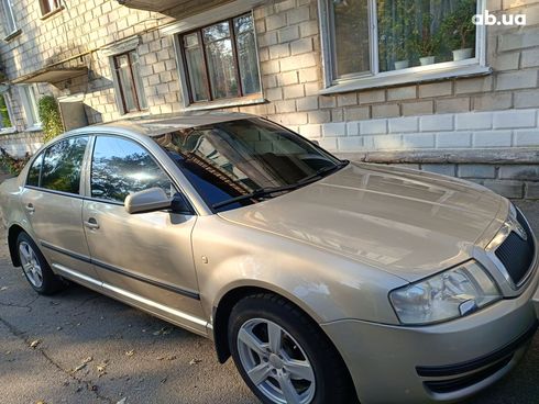 Skoda Superb 2005 бежевый - фото 10