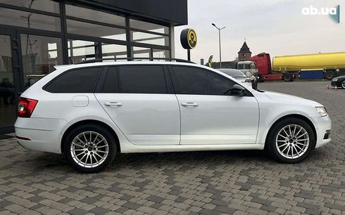 Skoda Octavia 2017 - фото 8