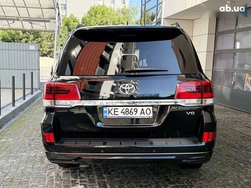 Toyota Land Cruiser 2017 - фото 14