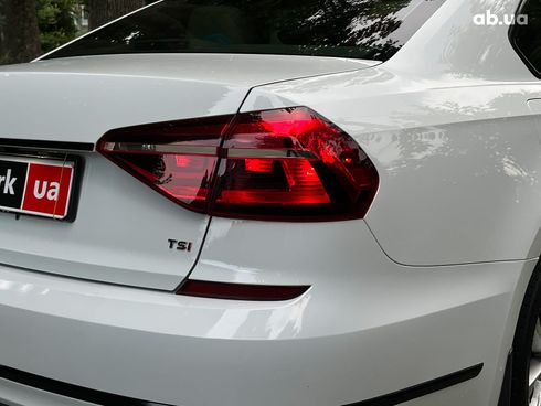 Volkswagen Passat 2016 белый - фото 11