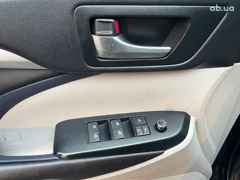 Toyota Highlander 2016 черный - фото 11