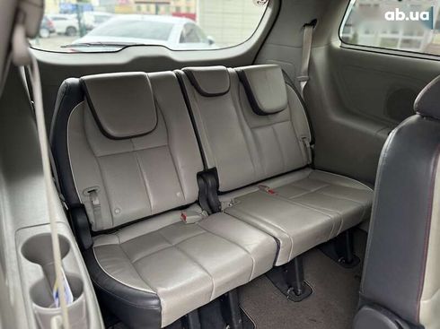 Kia Sedona 2017 - фото 17