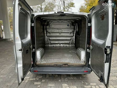 Renault Trafic 2013 - фото 11