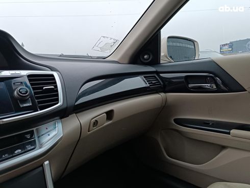Honda Accord 2013 бежевый - фото 29