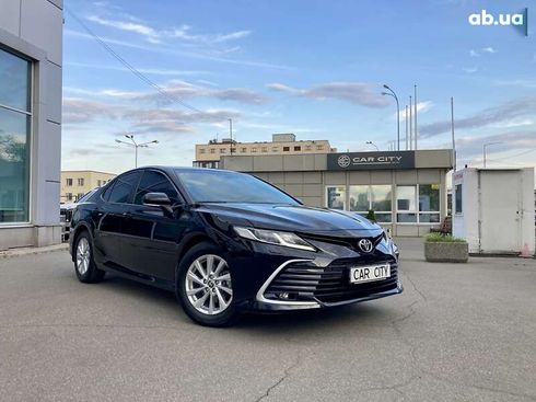 Toyota Camry 2021 - фото 2
