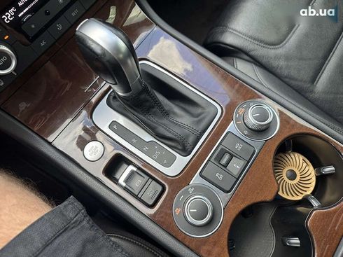 Volkswagen Touareg 2017 - фото 29
