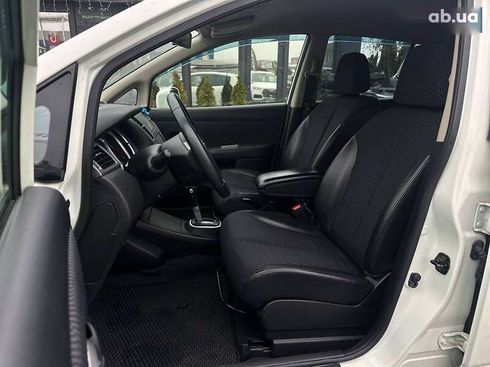 Nissan Tiida 2012 - фото 11