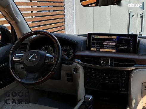 Lexus LX 2017 - фото 24