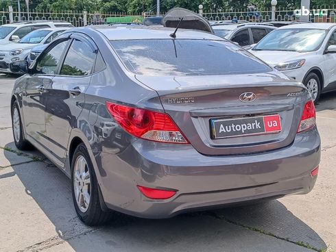 Hyundai Accent 2011 серый - фото 6