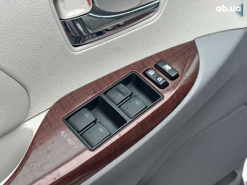 Toyota Sienna 2012 - фото 19