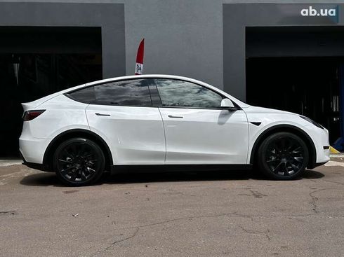 Tesla Model Y 2023 - фото 11
