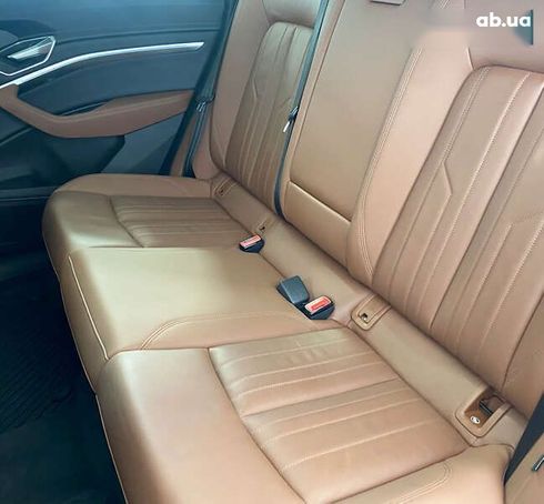Audi E-Tron 2021 - фото 11