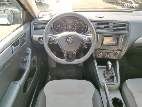 Volkswagen Jetta 2017 серый - фото 16