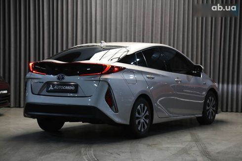 Toyota Prius 2019 - фото 7