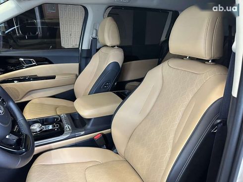 Kia Carnival 2021 - фото 25