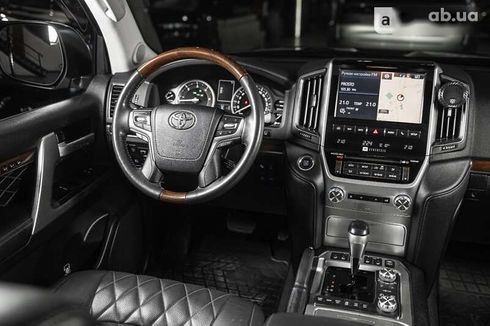 Toyota Land Cruiser 2017 - фото 25