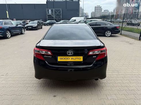 Toyota Camry 2013 - фото 8