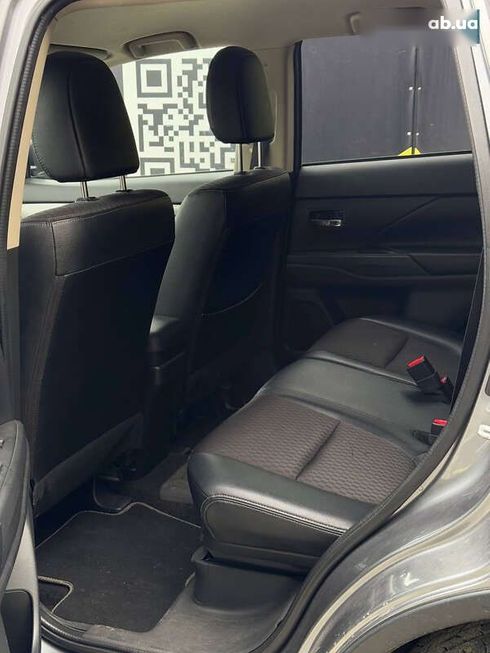 Mitsubishi Outlander 2015 - фото 14