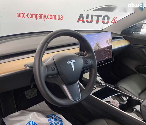 Tesla Model 3 2020 - фото 7