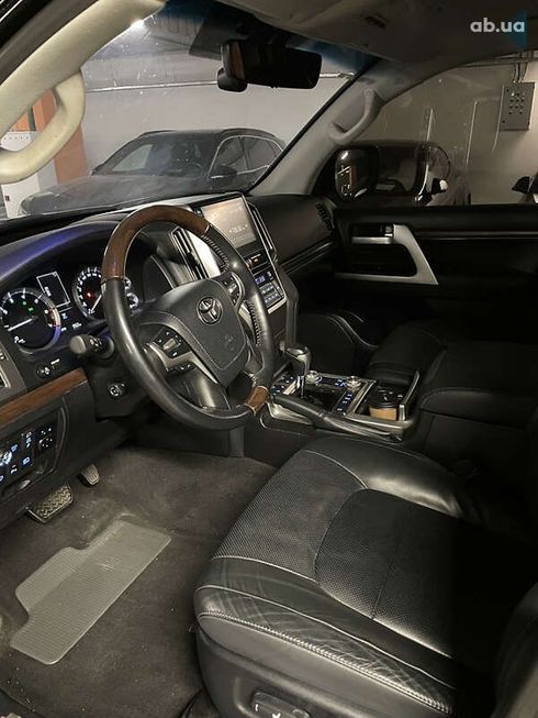 Toyota Land Cruiser 2020 - фото 9