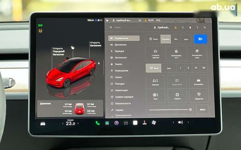 Tesla Model 3 2022 - фото 14