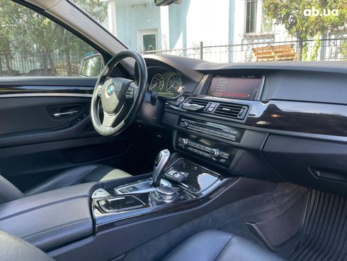 BMW 5 серия 2015 белый - фото 32