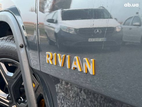 Rivian R1S 2023 серый - фото 31