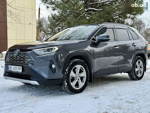 Toyota RAV4 2021 - фото 3