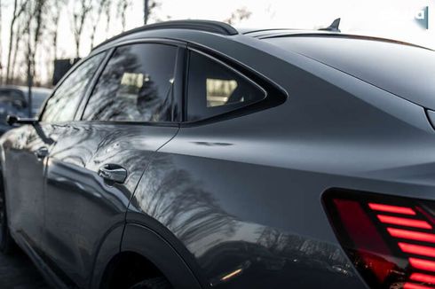 Audi E-Tron 2022 - фото 22